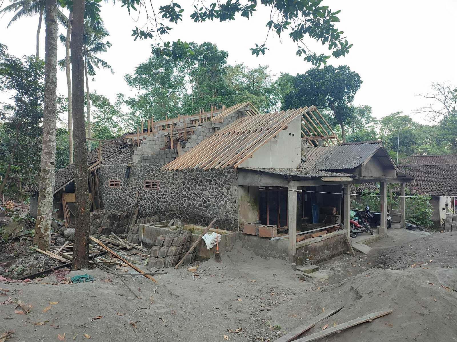 Foto Rumah 50% PAINEM/NY. SISWO DIHARJO